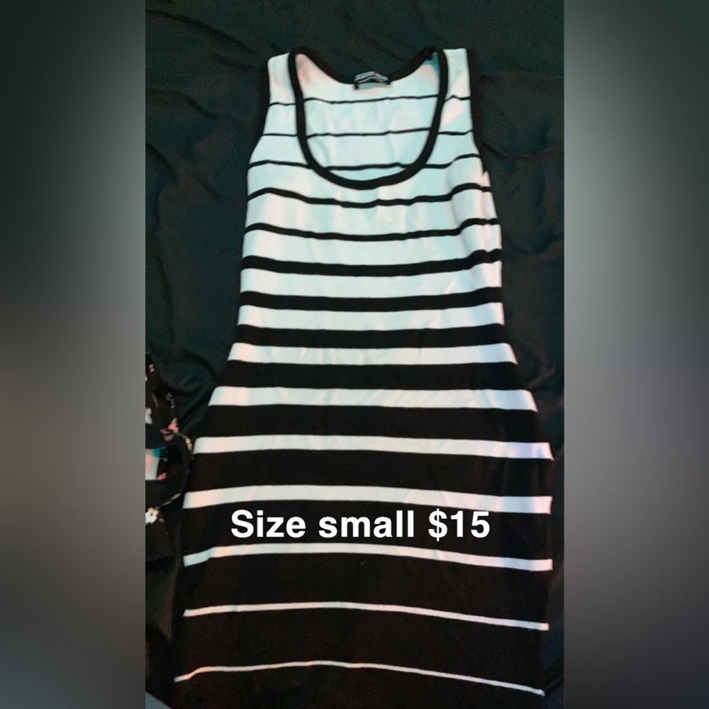 Dresses - Picture 3 of 14